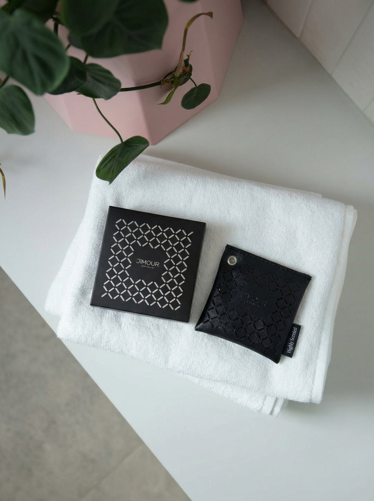 Wild Rose & Oud Fragrance Sachet - Jimour